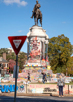 General Robt E. Lee statue